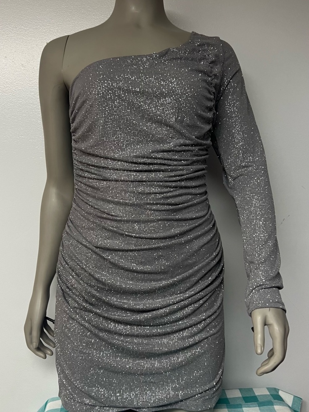 Emerald Sundae One-Shoulder Sparkle Ruched Dress - Gray